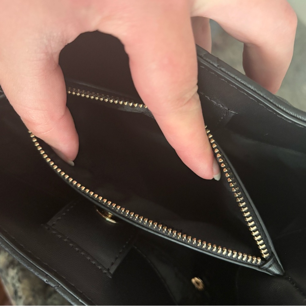 Kate Spade Black Quilted Carey Bucket Bag with Wallet - Picture 9 of 9